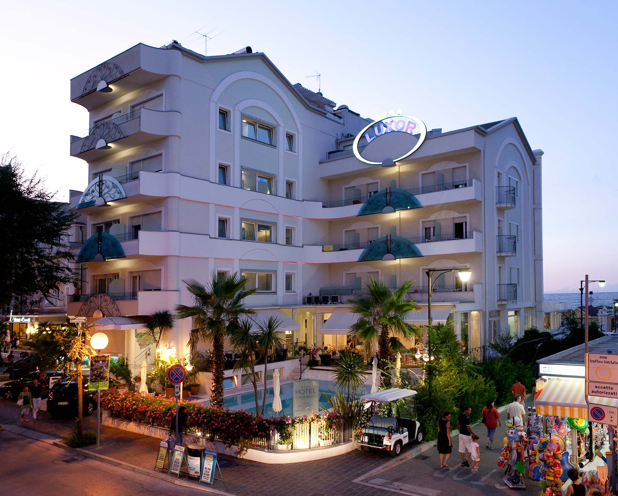 Hotel Luxor Beach Auf Dem Meer Cattolica On The Beach